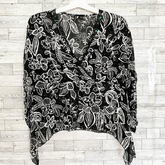 ESSENTIALS BY MILANO Black & White Floral Sequin Blouse, L - Picture 9 of 9